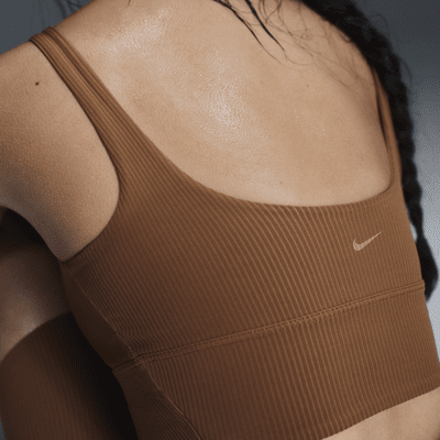 Bra deportivo de baja sujeción de talle largo con almohadilla para mujer Nike Zenvy Rib