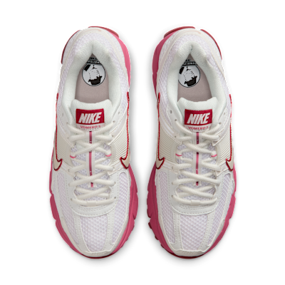 รองเท้าผู้หญิง Nike Zoom Vomero 5 พร้อมส่วนเน้นสะท้อนแสง