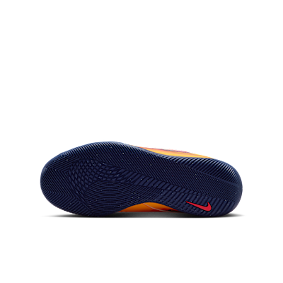รองเท้าฟุตบอลเด็กโตสําหรับสนามในร่ม/คอร์ท Nike Jr. Phantom 6 Low Club "Erling Haaland"