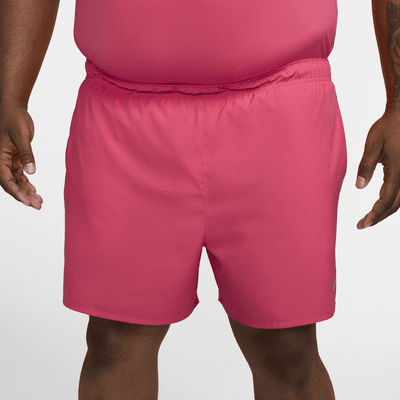 Shorts de correr Dri-FIT de 13 cm con forro de ropa interior para hombre Nike Challenger