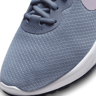 Nike Revolution 6 Tenis de correr en pavimento para mujer
