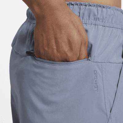 Shorts versátiles sin forro Dri-FIT de 23 cm para hombre Nike Unlimited