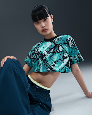 Nike 女款藝術家系列