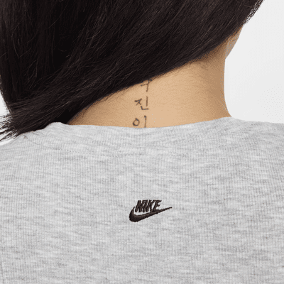 เสื้อกล้ามผ้าร่องเล็กเอวลอยผู้หญิง Nike Sportswear Chill Knit