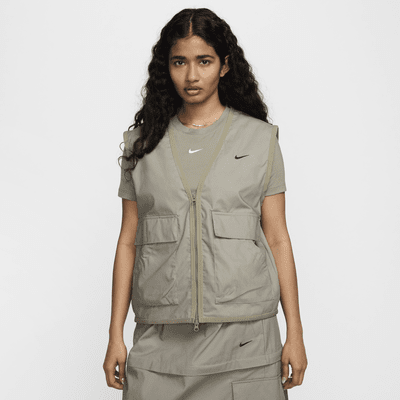 Nike Sportswear Essential weite, gewebte Cargoweste (Damen)