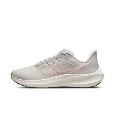 Contradiction Yellowish Willing Chaussures et Baskets de Running pour Femme. Nike CA
