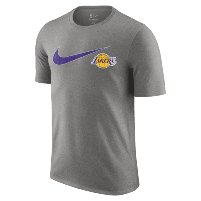 Los Angeles Lakers Swoosh Essential Men's Nike NBA T-Shirt. Nike.com