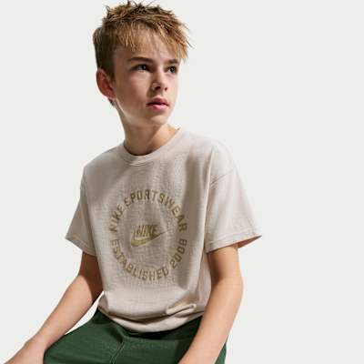Playera para niños talla grande Nike Sportswear