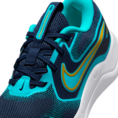 Nike Cosmic Runner 大童路跑鞋