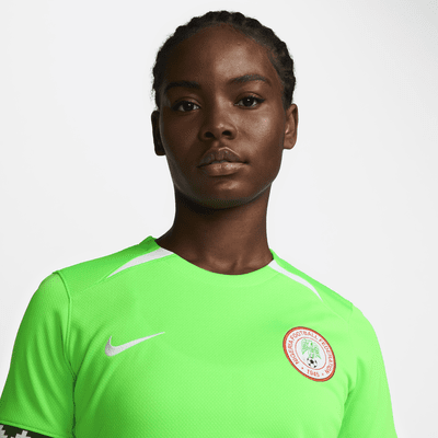 Jersey de fútbol Nike Dri-FIT de Nigeria local 2023 Stadium para mujer