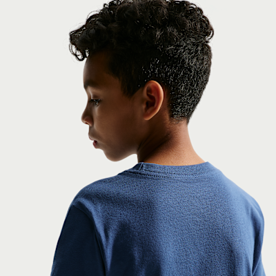 Nike Sportswear Older Kids' T-Shirt