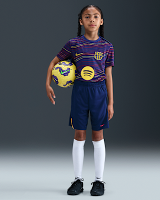 Nike Dri-FIT Strike Older Kids' Football Shorts