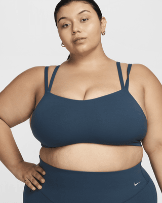 Женские  Nike Zenvy Strappy Light-Support Padded Sports Bra (Plus Size)