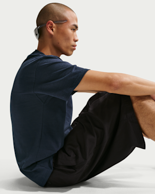 Nike Sportswear Premium Essentials