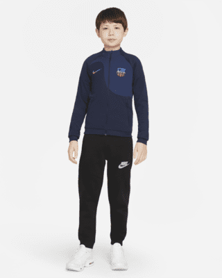 beklimmen veel plezier patrouille FC Barcelona Academy Pro Big Kids' Nike Soccer Jacket. Nike.com