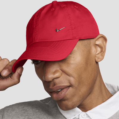 Nike Dri-FIT Club unstrukturierte Metall-Swoosh-Cap