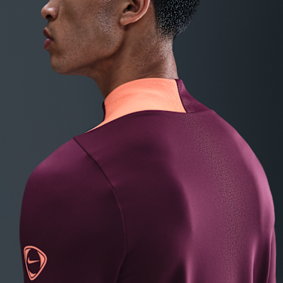 Playera de entrenamiento de fútbol  Dri-FIT para hombre Nike Strike