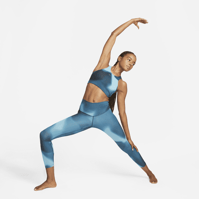 Bra deportivo de media sujeción con teñido degradado y forro ligero para mujer Nike Yoga Swoosh