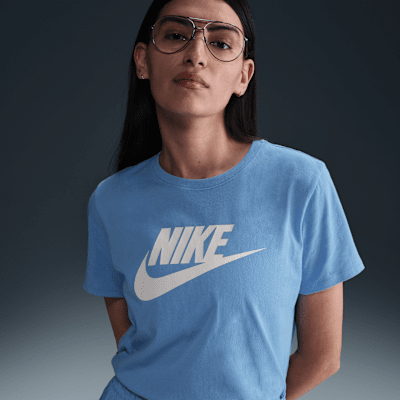 Nike Sportswear Essentials