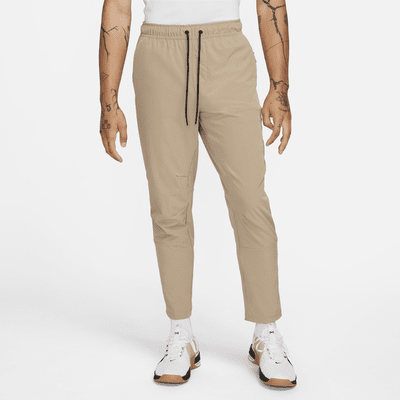 Pants versátiles Dri-FIT de pierna entallada para hombre Nike Unlimited