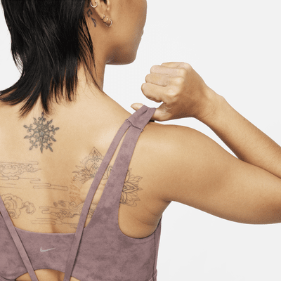 Bra deportivo de media sujeción de talle largo con almohadilla para mujer Nike Zenvy Tie-Dye