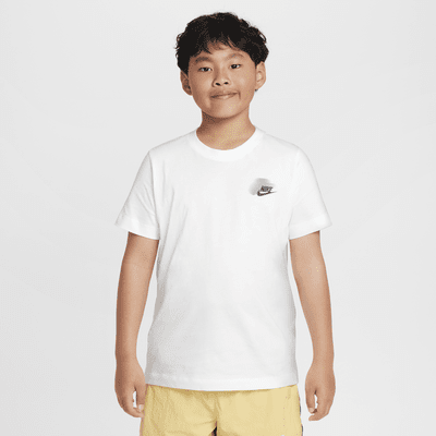 Nike Sportswear Standard Issue Older Kids' (Boys') Graphic T-Shirt