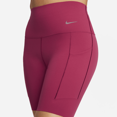 Shorts de ciclismo con bolsillos de 20 cm de tiro alto y media sujeción para mujer Nike Universa