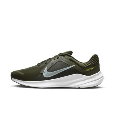 Tenis de correr en pavimento para hombre Nike Quest 5