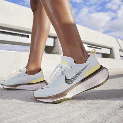 Tenis de correr en pavimento para mujer Nike Invincible 3