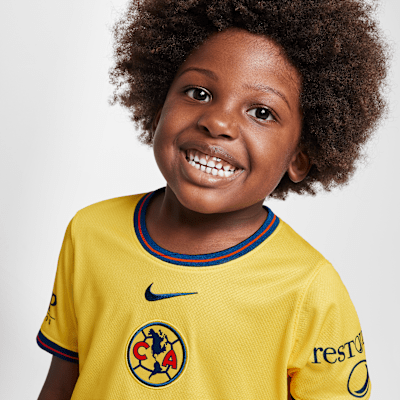 Kit de 3 piezas de fútbol Nike Replica para niños talla pequeña Club América local 2024/25 Stadium