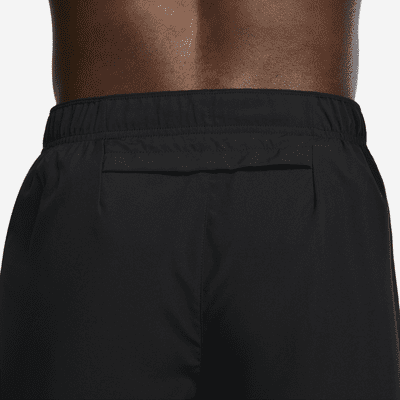 Calções versáteis sem forro de 23 cm Dri-FIT Nike Challenger para homem