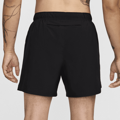 Nike Challenger Swoosh Dri-FIT løpeshorts (13 cm) til herre