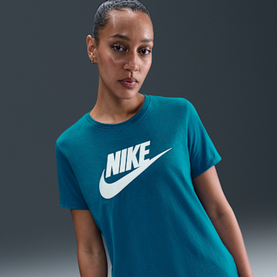 Playera con logotipo para mujer Nike Sportswear Essentials