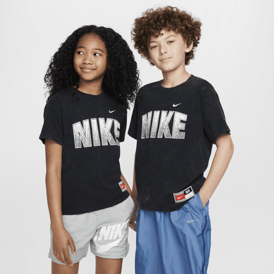 Nike Sportswear Older Kids' T-Shirt