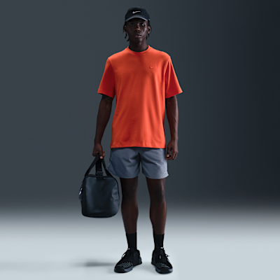 Playera versátil de manga corta para hombre Nike Primary