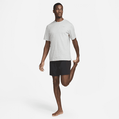 Haut à manches courtes Dri-FIT Nike Primary pour homme