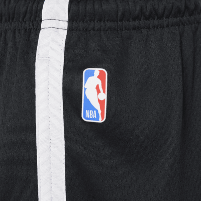 Brooklyn Nets 2023/24 Icon Edition Nike NBA Swingman Shorts für ältere Kinder (Jungen)