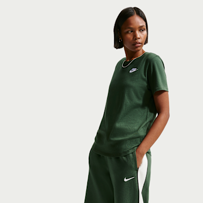 Nike Sportswear Club Essentials Women's T-Shirt