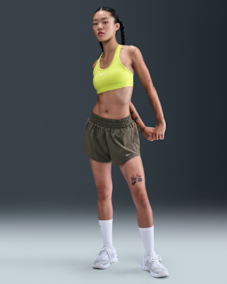 Nike Swoosh 中度支撐型