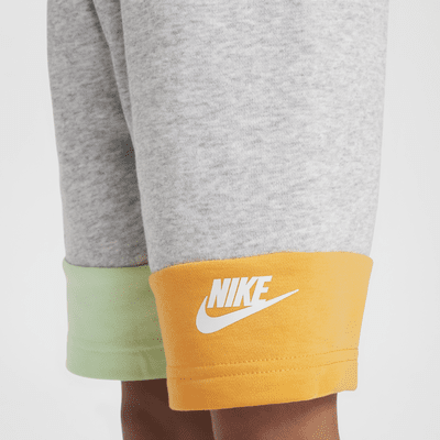 Conjunto de shorts para niños talla pequeña Nike KSA