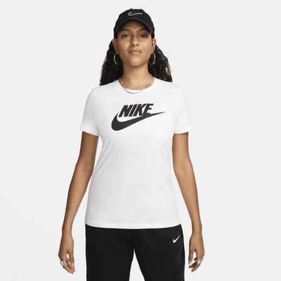 Nike Sportswear Essentials