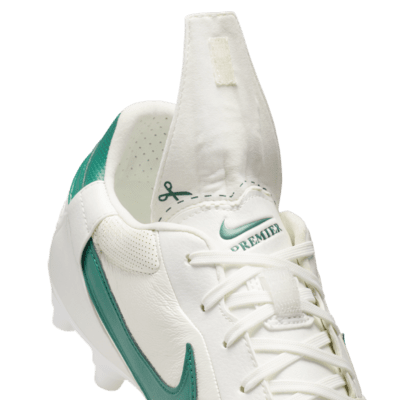 Tenis de fútbol FG de corte low Nike Premier 3