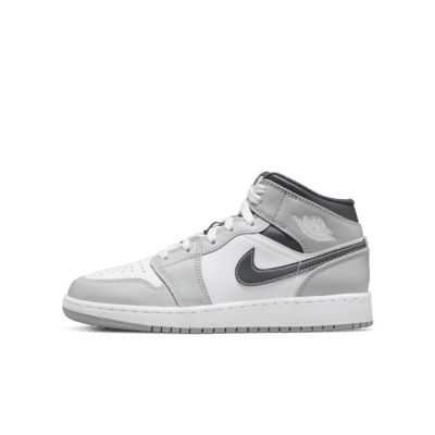 Jordan 1 Mid Older Kids' Shoes. Nike GB