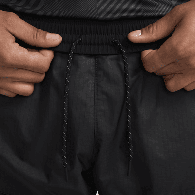 Shorts cargo in tessuto Nike Air Max – Uomo