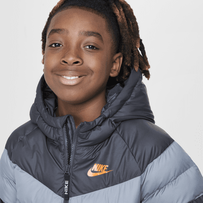 Nike Sportswear Jacke mit Kapuze und Synthetikfüllung für ältere Kinder