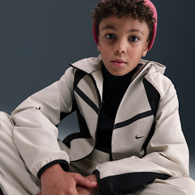 Chamarra de tejido Woven para niños talla grande Nike Tech