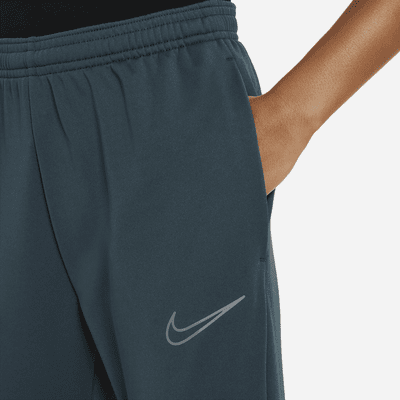 Ποδοσφαιρικό παντελόνι Nike Therma-FIT Academy για μεγάλα παιδιά