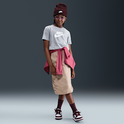 Nike Sportswear Big Kids' (Girls') Cropped T-Shirt