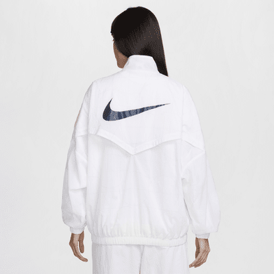 Chamarra de fútbol Nike de tejido Woven para mujer Pumas UNAM Essential Windrunner