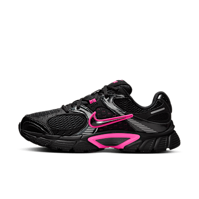 Γυναικεία παπούτσια Nike V5 RNR με ανακλαστικές λεπτομέρειες